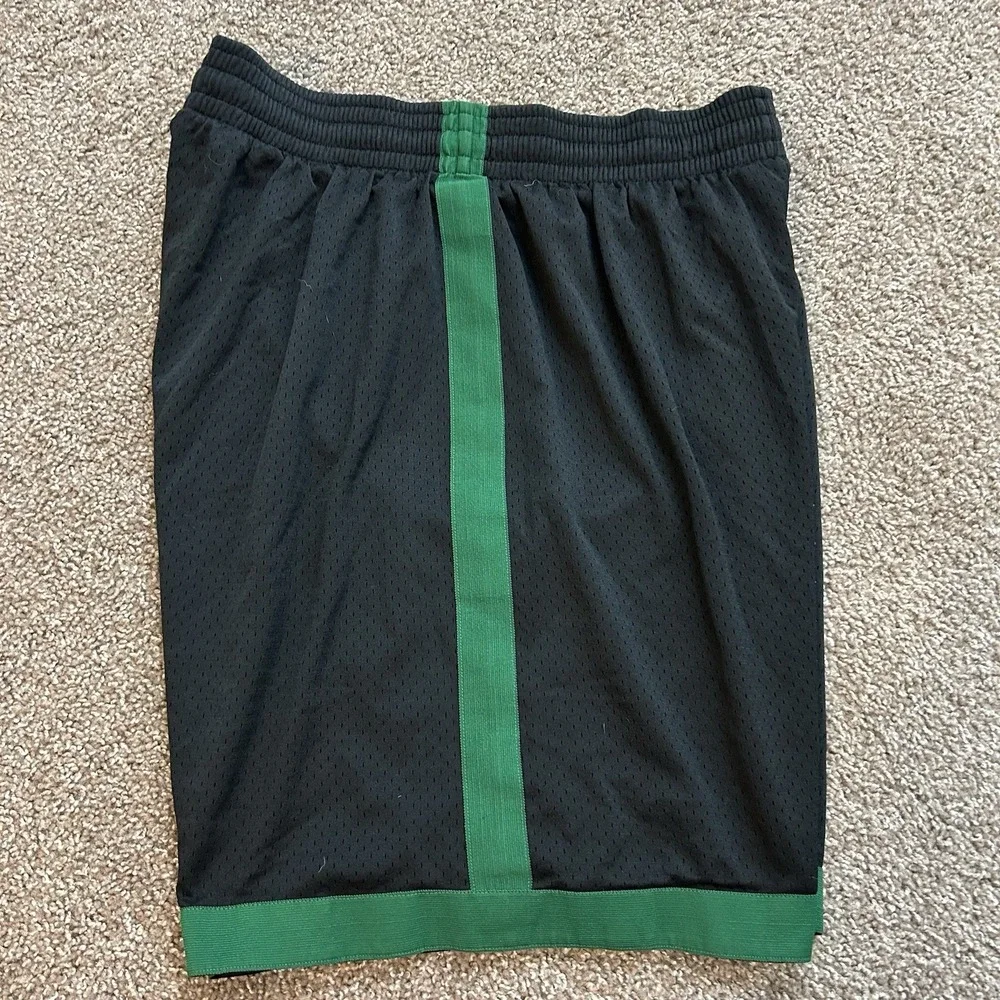 VTG Nike Team Boston Celtics Shorts Men XL Authentic Mesh #46 Black Green NBA 9